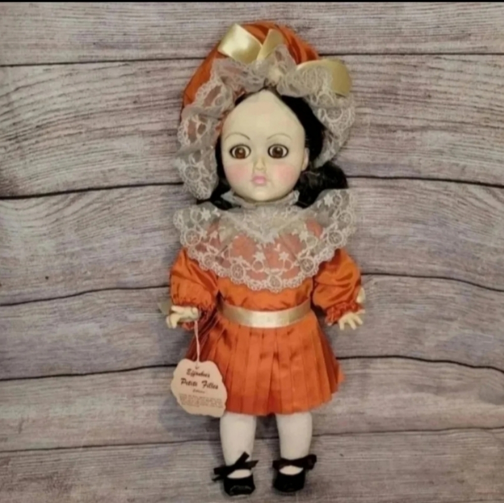 Vintage 1980 Effanbee petite filles Genevieve doll